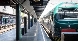 Treni del mare 2024: orari e fermate delle linee Trenord dalla Lombardia verso la Liguria