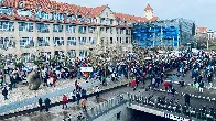 Rund 6.000 Demonstranten bei "Querdenker"-Kundgebung in Karlsruhe