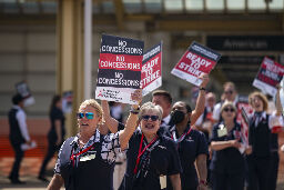 After an Impressive Campaign, Flight Attendants Might Strike for the First Time Since 1993