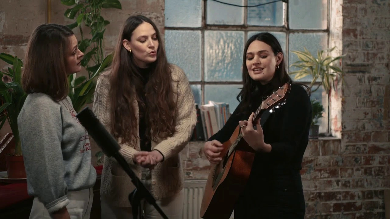 The Staves – Home Alone Too (Live)