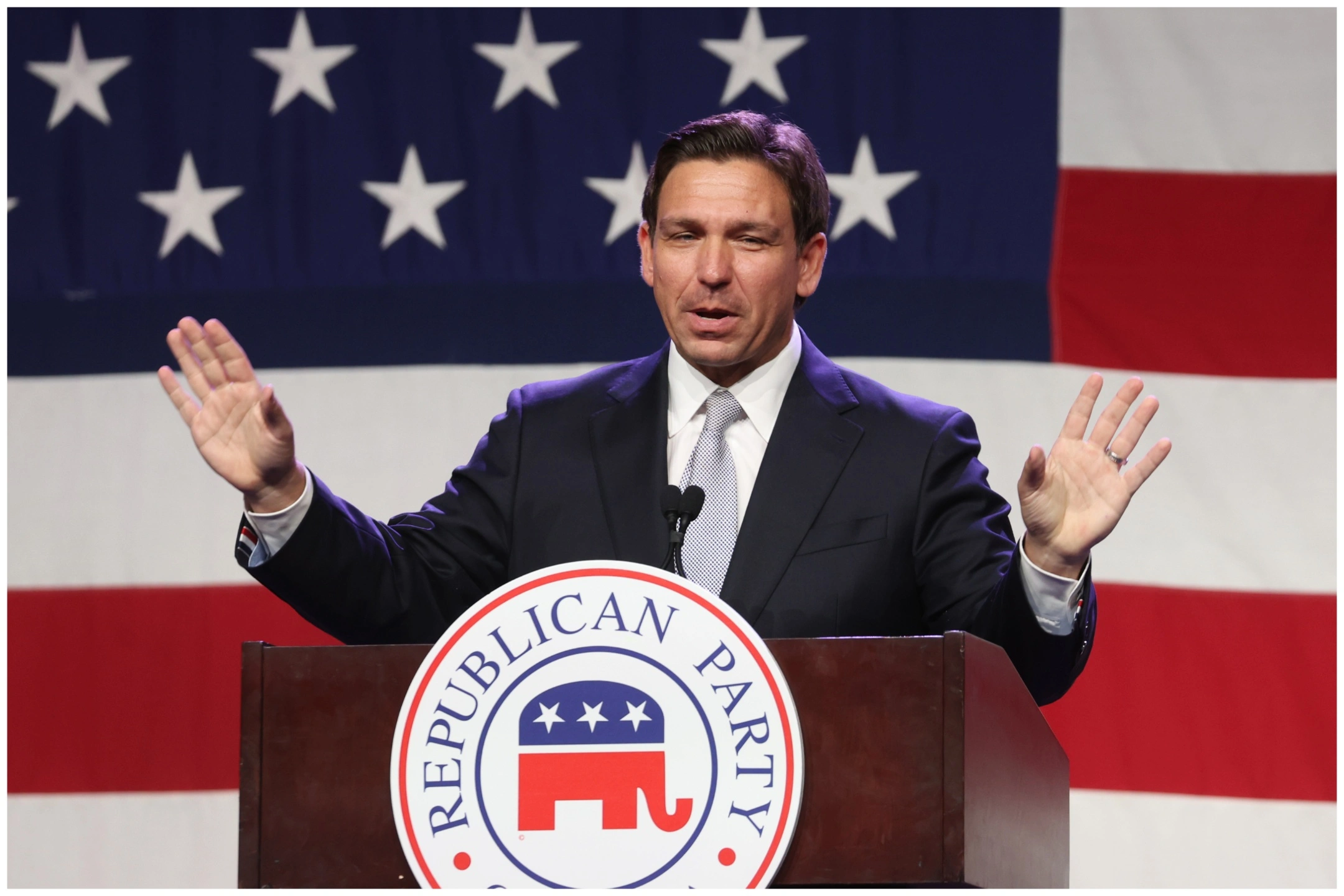 Ron DeSantis met with swathes of empty seats at Iowa event, photo shows