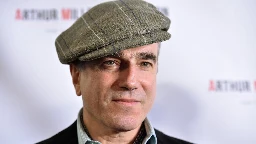 Daniel Day-Lewis ‘Says He’s Done’ With Acting: ‘He Opens Up the Streamers and There’s 7,000 Choices, None of Them Good’