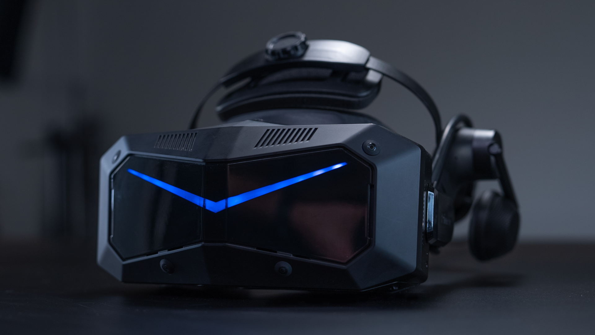 Pimax lowers price of upcoming high-end VR headset with "Retina resolution" Crystal Super