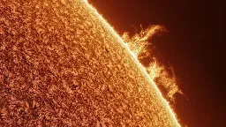 Could we turn the sun into a gigantic telescope?