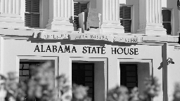 Alabama lawmakers set to receive pay raise