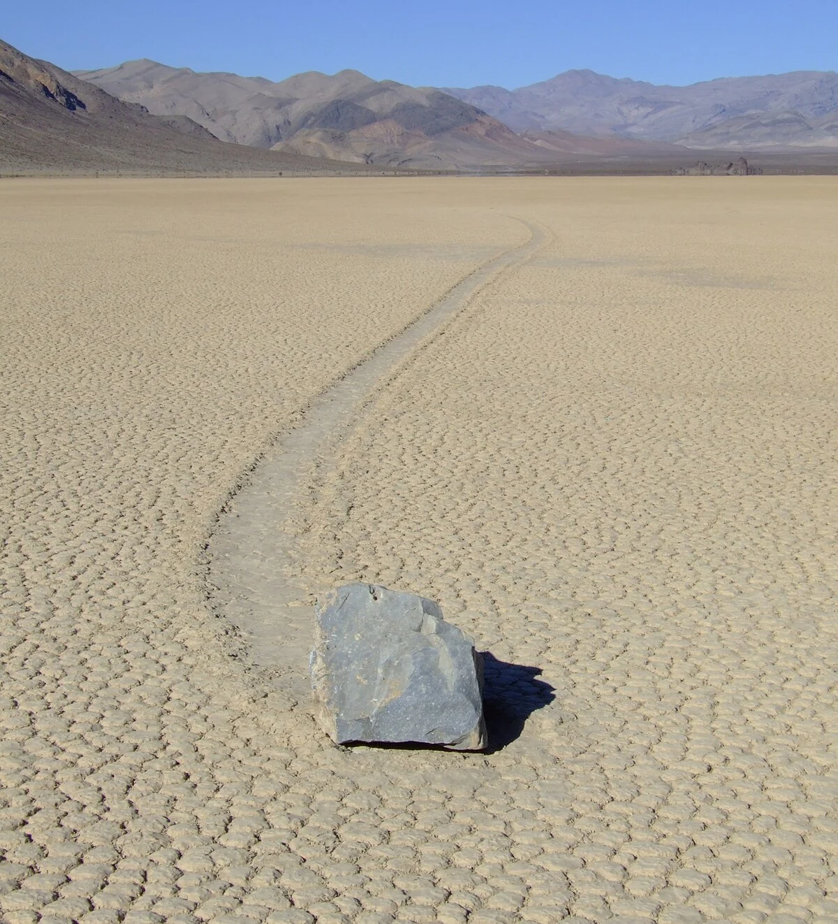 Sailing stones - Wikipedia