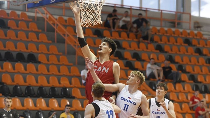 At 7’9", he’s about to become the tallest college basketball player ever | CNN