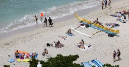 Hawaii cannot ban guns on beaches, US judge rules
