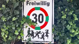 "Freiwillig Tempo 30" auf der Höri: Geht der Schilder-Streit wieder vor Gericht?