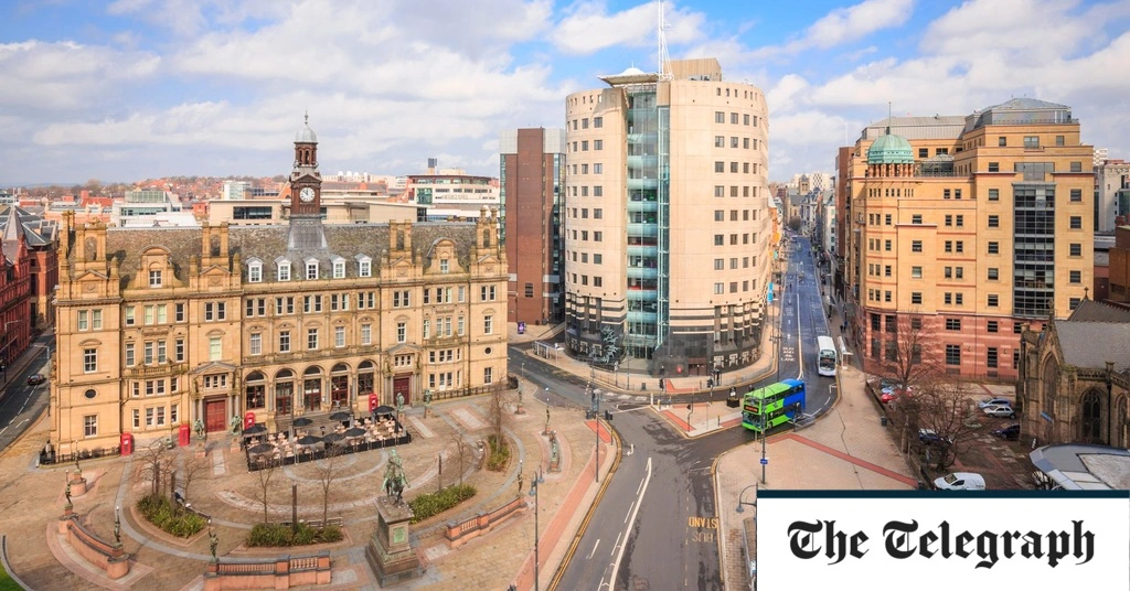 City roads should be ‘ripped out completely’ to fight pollution, says government adviser