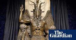 US man arrested for allegedly throwing pipe bomb at Satanic Temple
