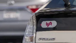 Lyft's new feature lets women and non-binary riders request their driver's gender | CNN Business