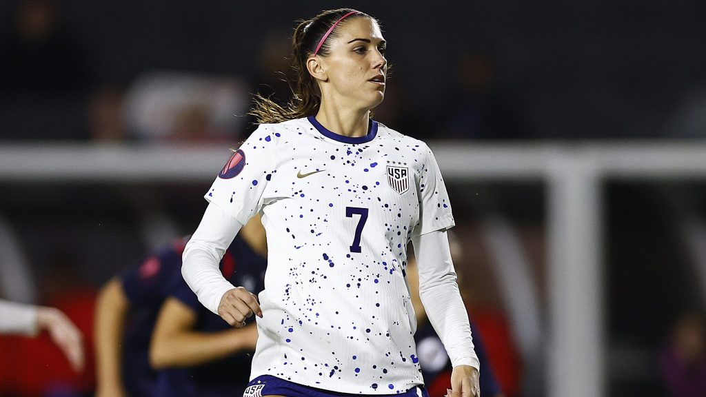 Morgan snaps 11-game USWNT goal drought with Dominican Republic penalty