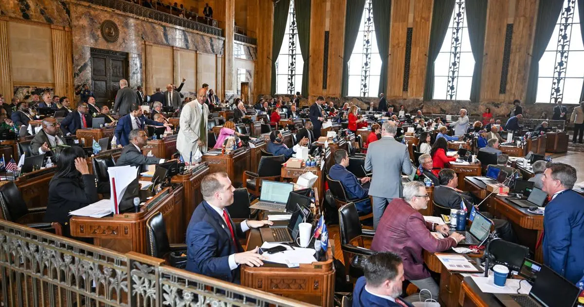 Louisiana lawmakers vote to remove lunch breaks for child workers, cut unemployment benefits