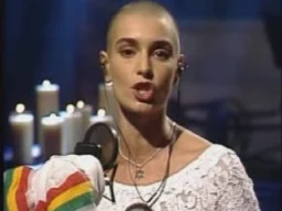 War - Sinéad O'CONNOR ( a cappella) on TV in 1992 - Vidéo Dailymotion
