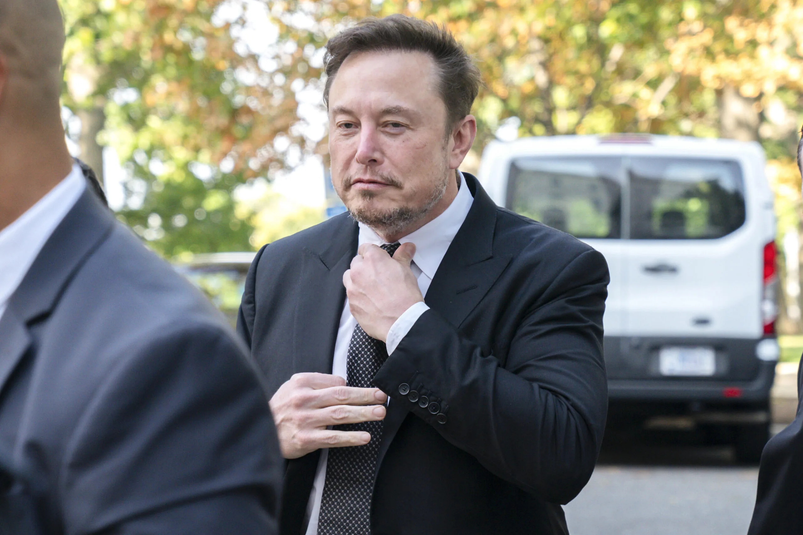 Elon Musk Now Wants to Charge ALL Users For Twitter