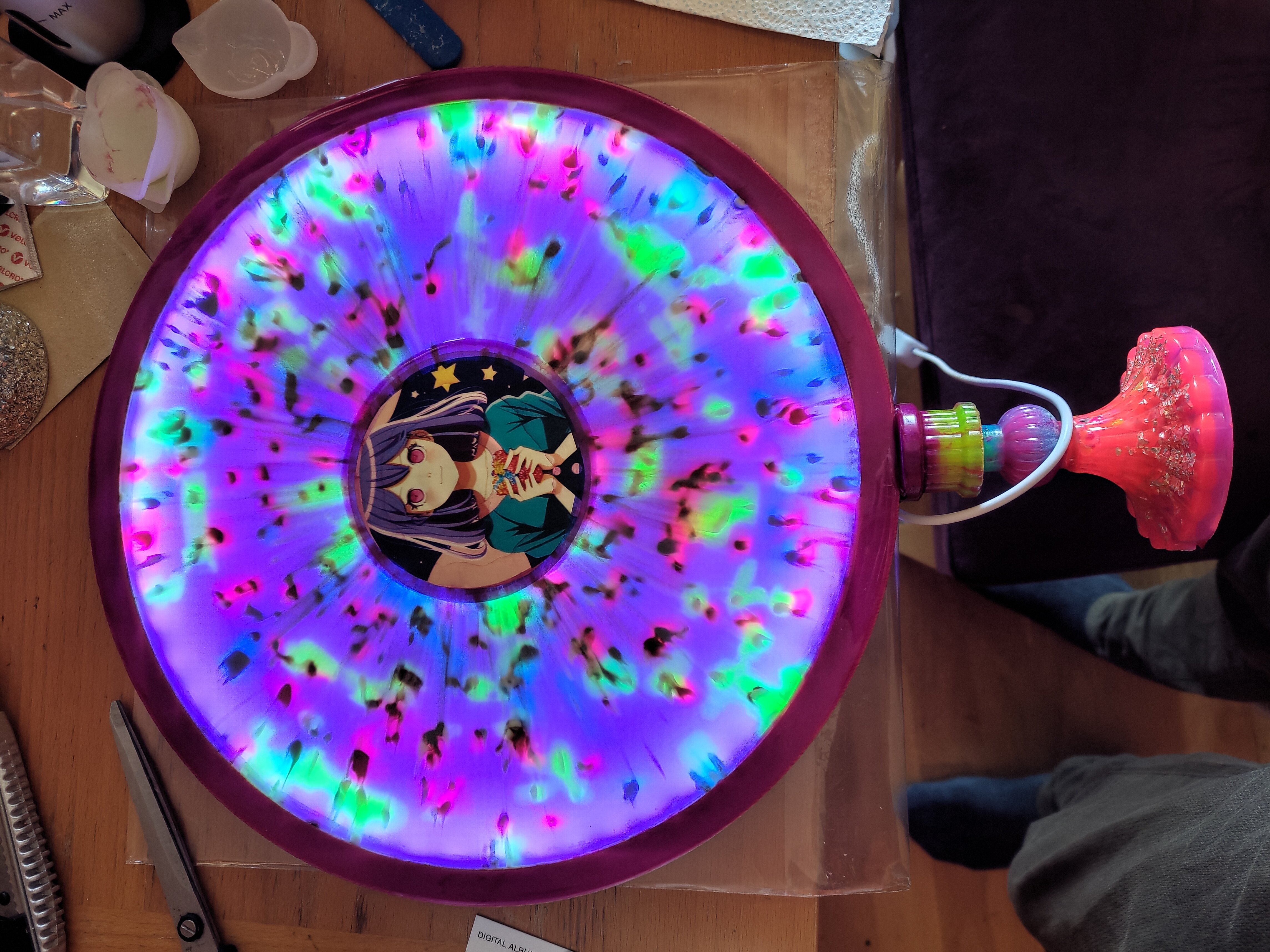 My very first Lemmy post - sharing my beloved resin and ultraviolett lamp made out of a clear vinyl record