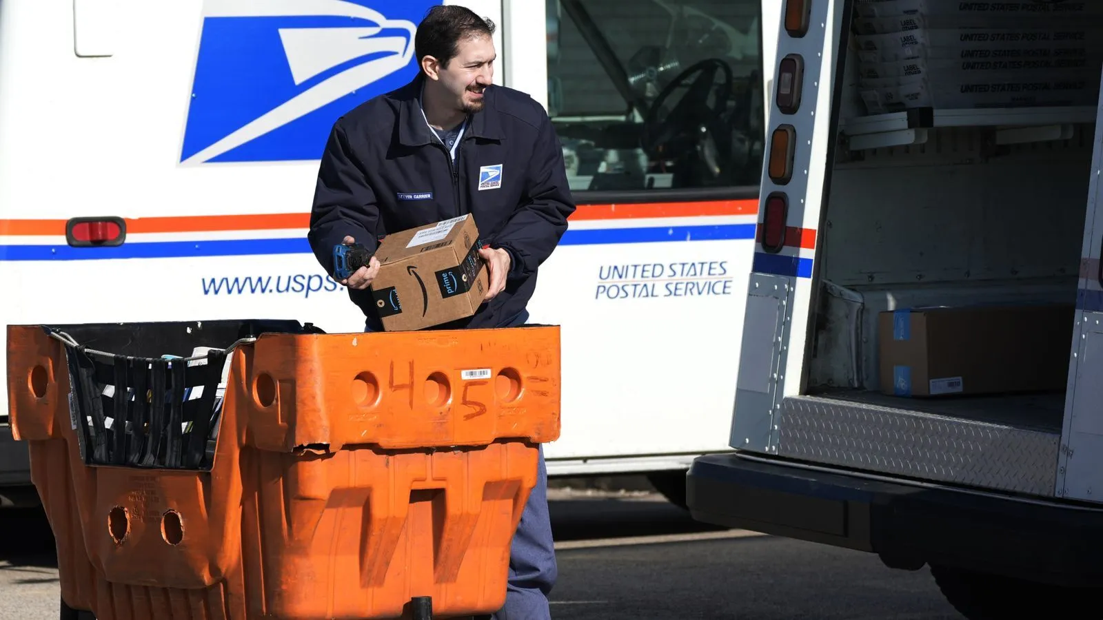 US Postal Service demands rural carriers send back “overpaid” wages right before Christmas season