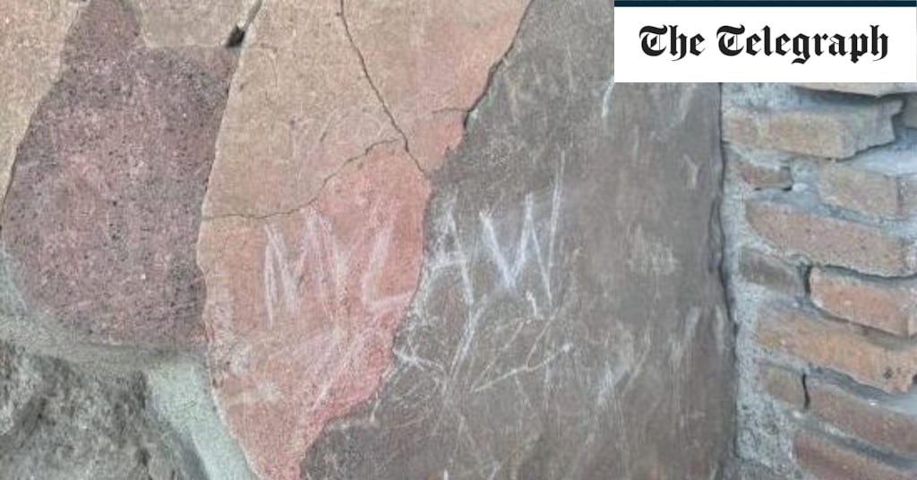 British man vandalises Pompeii house by carving initials into wall