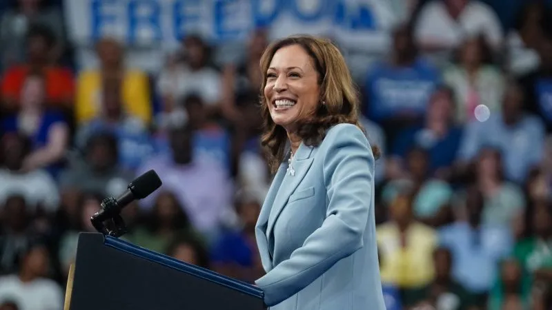 Harris campaign says it raised $310 million in July, doubling Trump’s haul | CNN Politics