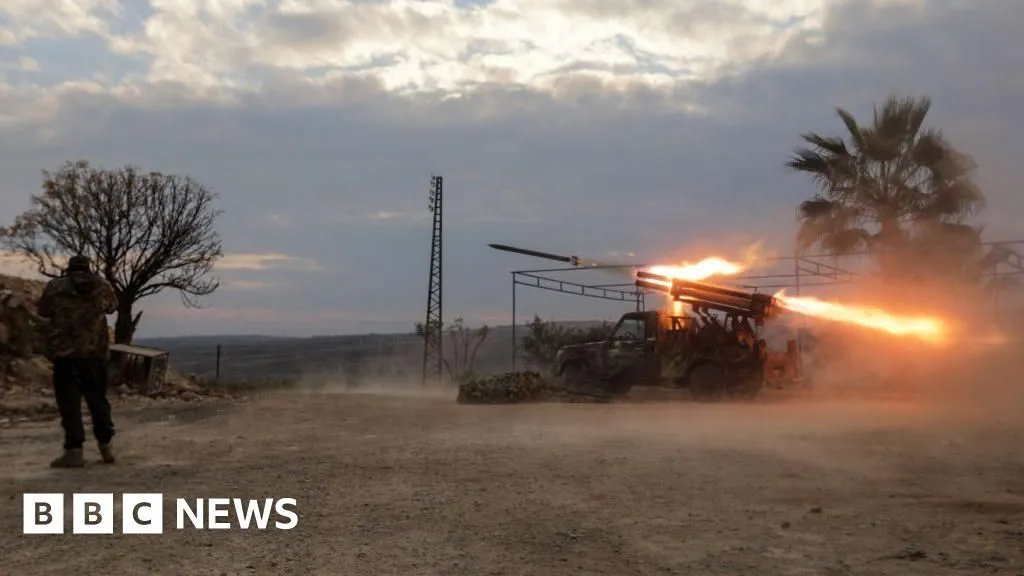 Syria rebels capture major city of Hama after military withdraws