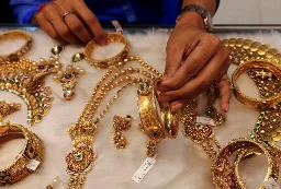 Gold Sees No End to Dazzling Show; Breaches ₹83,000-Mark