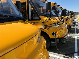 Oakland’s new school buses don’t just reduce pollution — they double as giant batteries