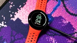 Your phone can now tell you when your Pixel Watch 2 is fully charged