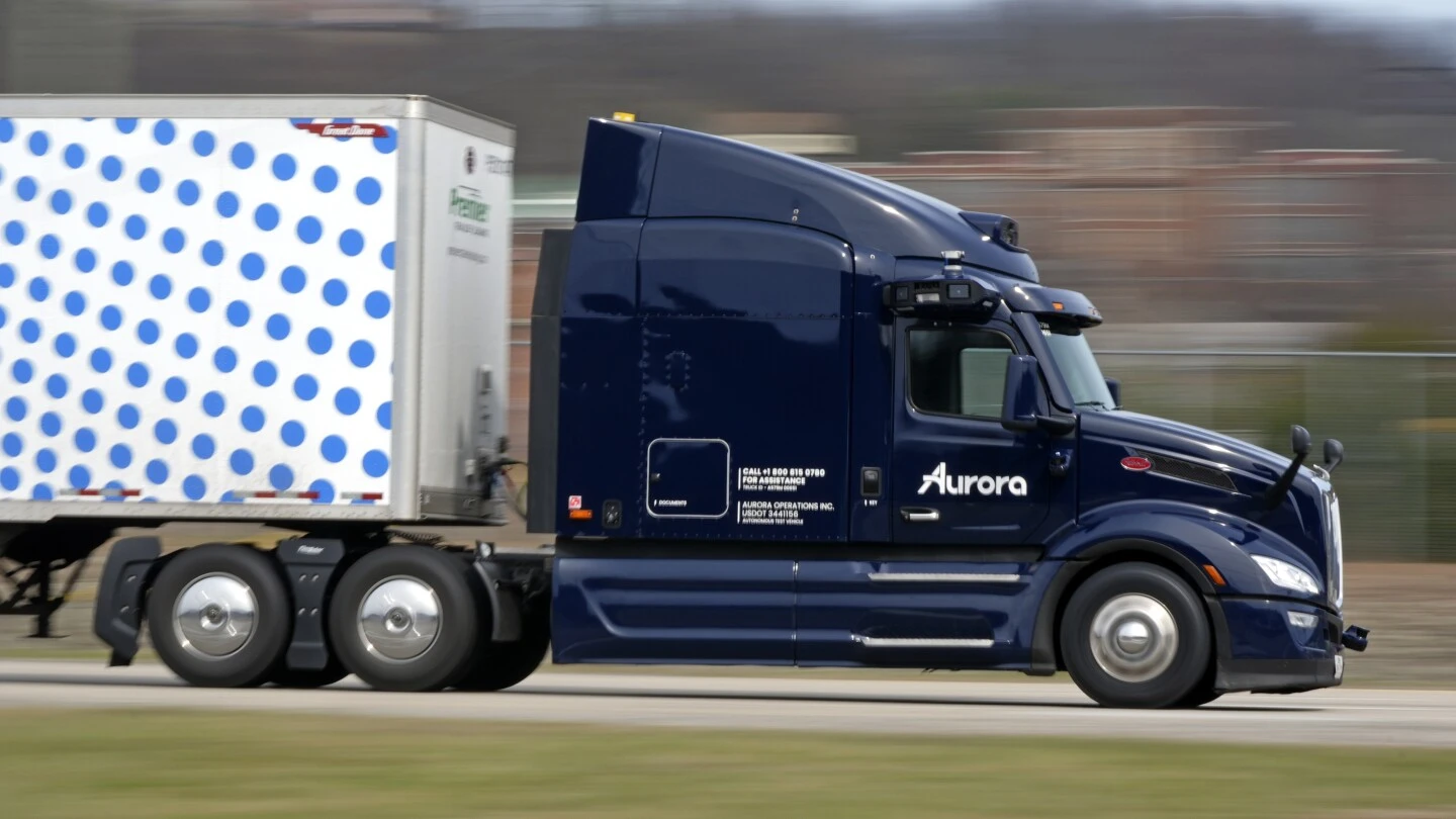 Tractor-trailers with no one aboard? The future is near for self-driving trucks on US roads