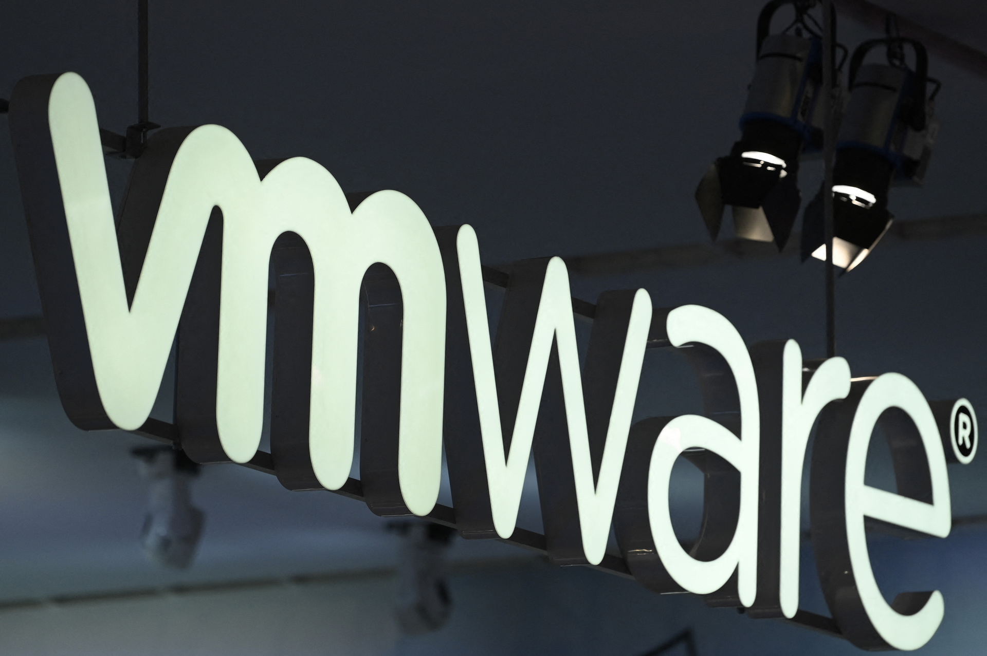 VMWare releases Fusion vulnerability with 8.8 rating