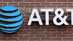 AT&T will give $5 to customers hit by cellphone network outage