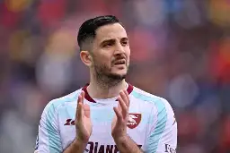 Report: Kostas Manolas offers himself to Roma