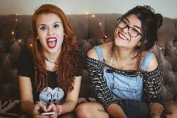 Study: Social media don't displace in-person hangouts for teens