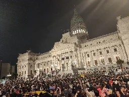 Protests erupt in Argentina against President Javier Milei’s economic shock decree - Argentina Reports