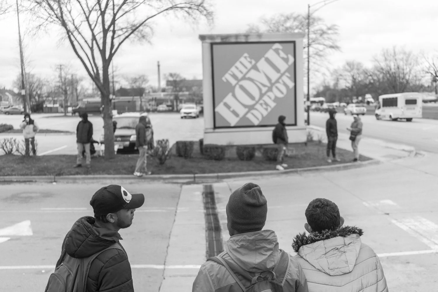 Migrant day laborers say they are being beaten at Home Depot by off-duty Chicago police — City Bureau