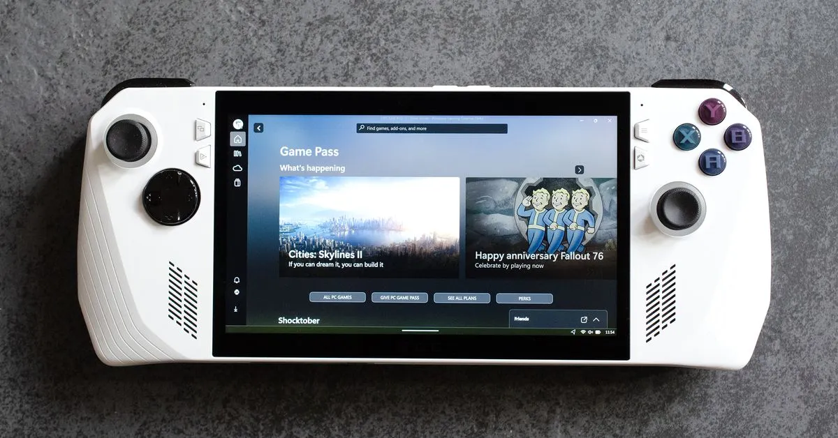 The Xbox app has a new compact mode for Windows handhelds