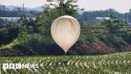 North Korea drops balloons carrying trash and propaganda in South