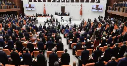Turkin parlamentti hyväksyi Ruotsin Nato-hakemuksen