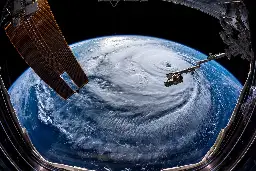 Humans do not have the technology to manipulate hurricanes - Science Feedback