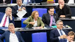 Bundestag: Pöbeleien sollen stärker bestraft werden