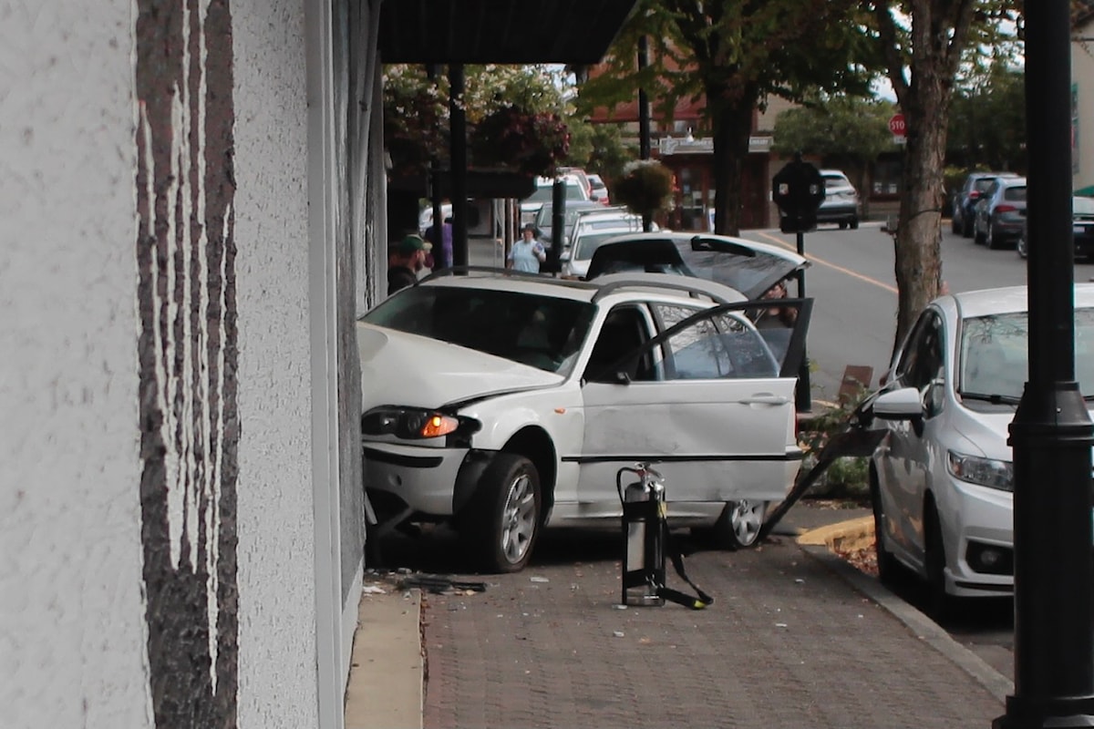 Car crashes through downtown Courtenay business wall