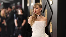 Taylor Swift threatens legal action against Florida student who tracks her jet | CNN Business