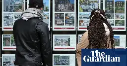 One in four new UK homebuyers under 25 rely on ‘bank of mum and dad’ – study