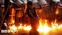 Venezuela election: Protesters clash with police after Maduro victory claim