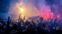 Israeli football fans clash with protesters in Amsterdam