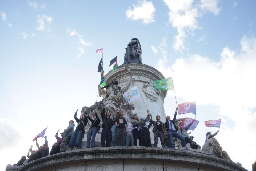 Thousands demonstrate against far right across France