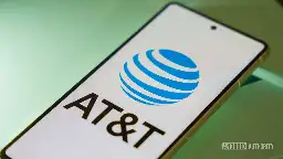 AT&T tries to defend why it shouldn't let you unlock your phone sooner