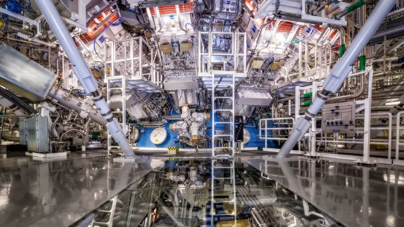 With 200 lasers and a peppercorn-sized fuel capsule, scientists inch closer to mastering fusion energy | CNN