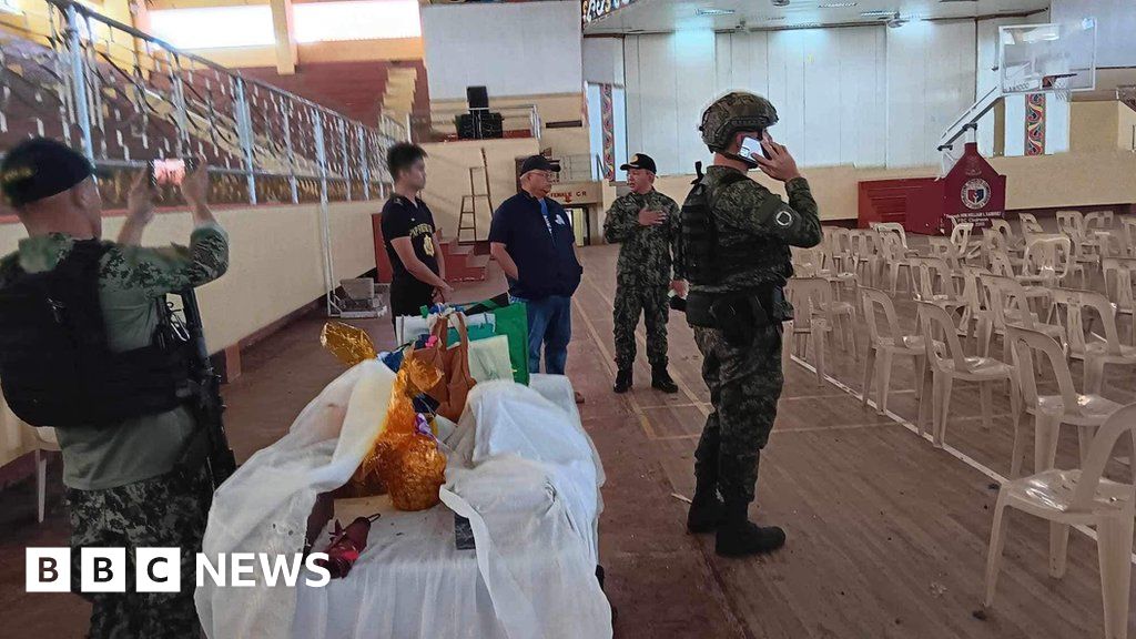 Mindanao: Three killed in explosion at Catholic Mass in Philippines