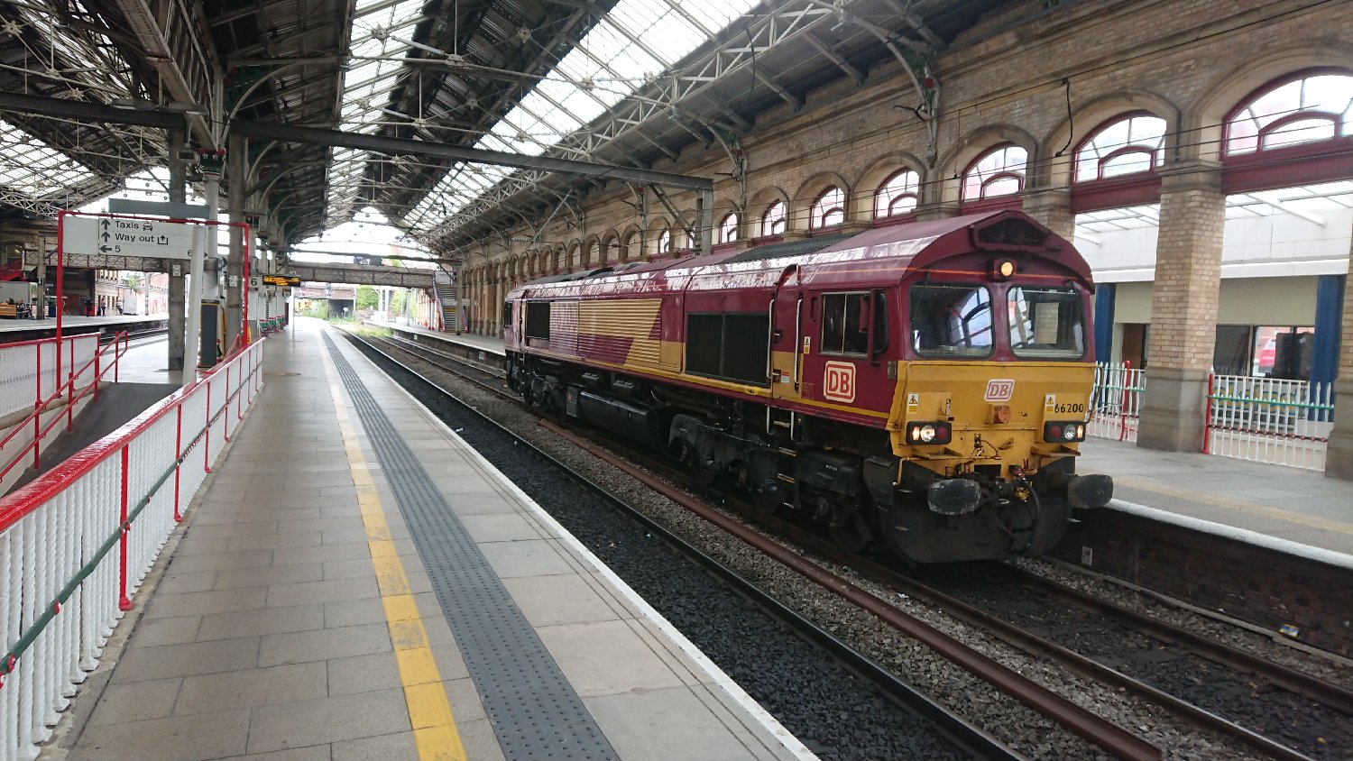 66200 sat alone on Platform 7